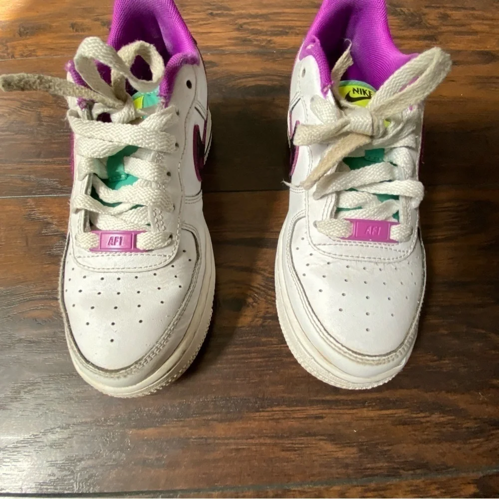 Nike Air Force 1 LV8